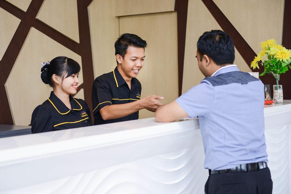 Midtown Xpress Sampit - Kalimantan Tengah Exterior foto